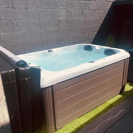 Bel Air - Piscine - Jacuzzi Apartman *